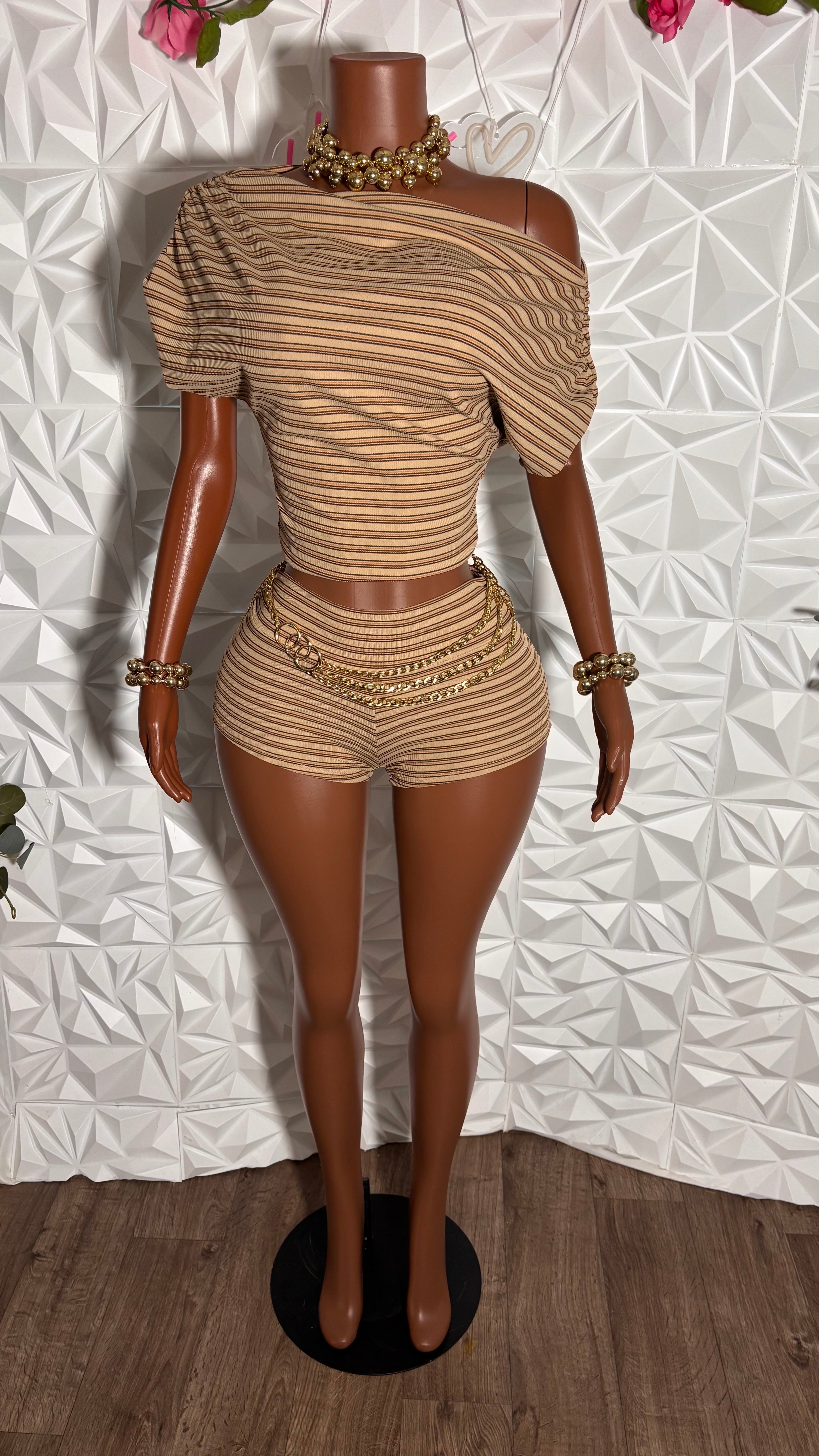 Off shoulder set (Camel)