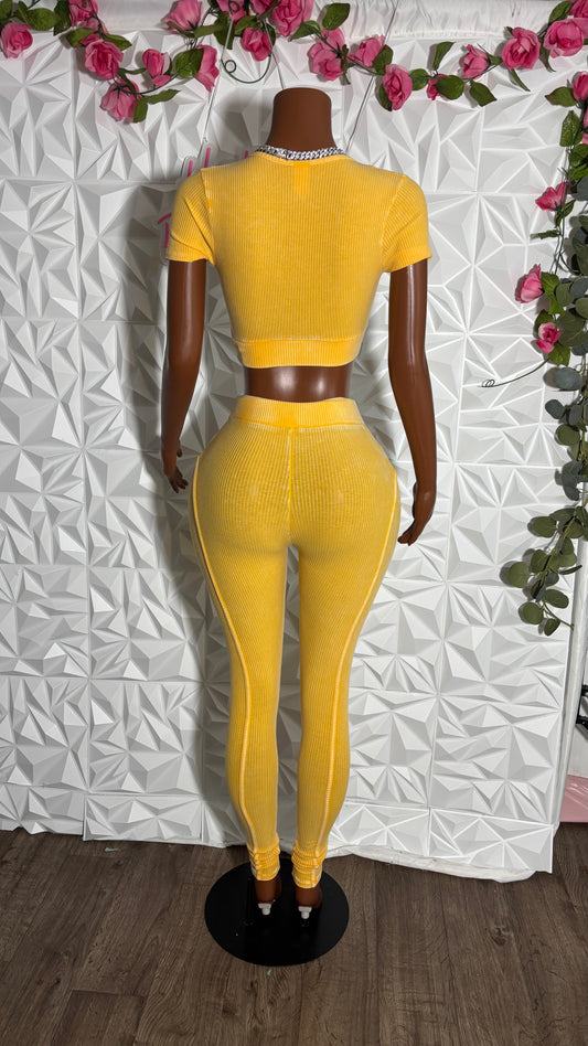 Mineral wash crop legging set (Yellow)