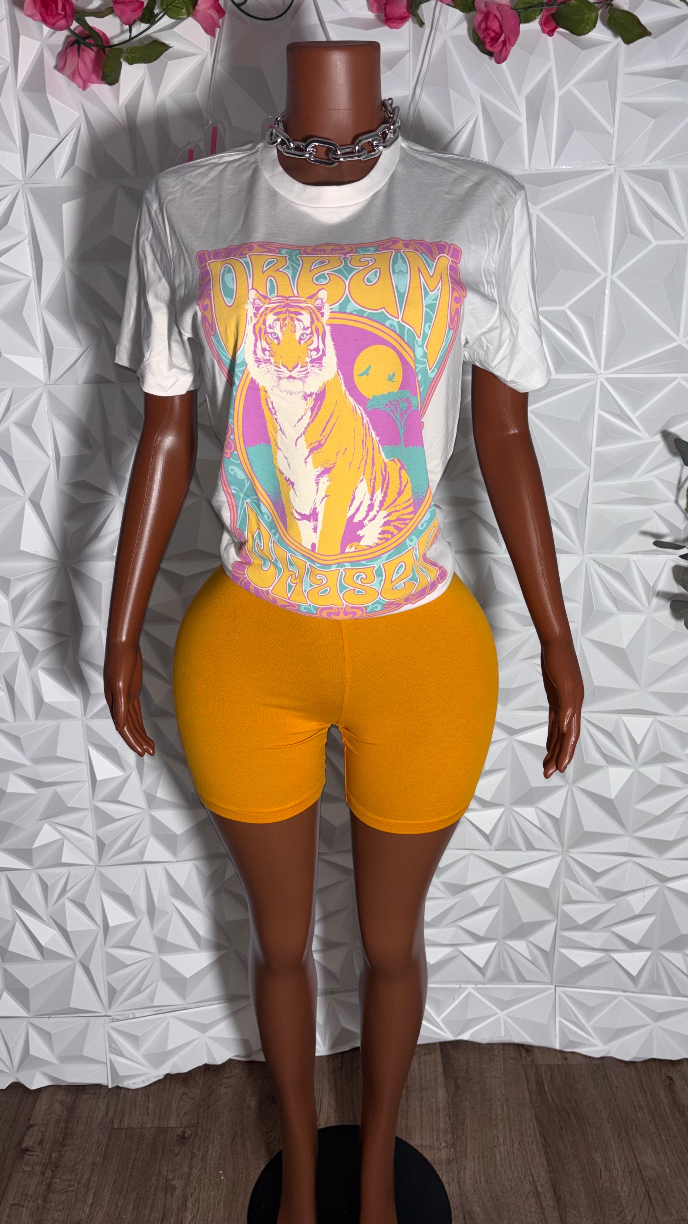 Dream chaser graphic t-shirt